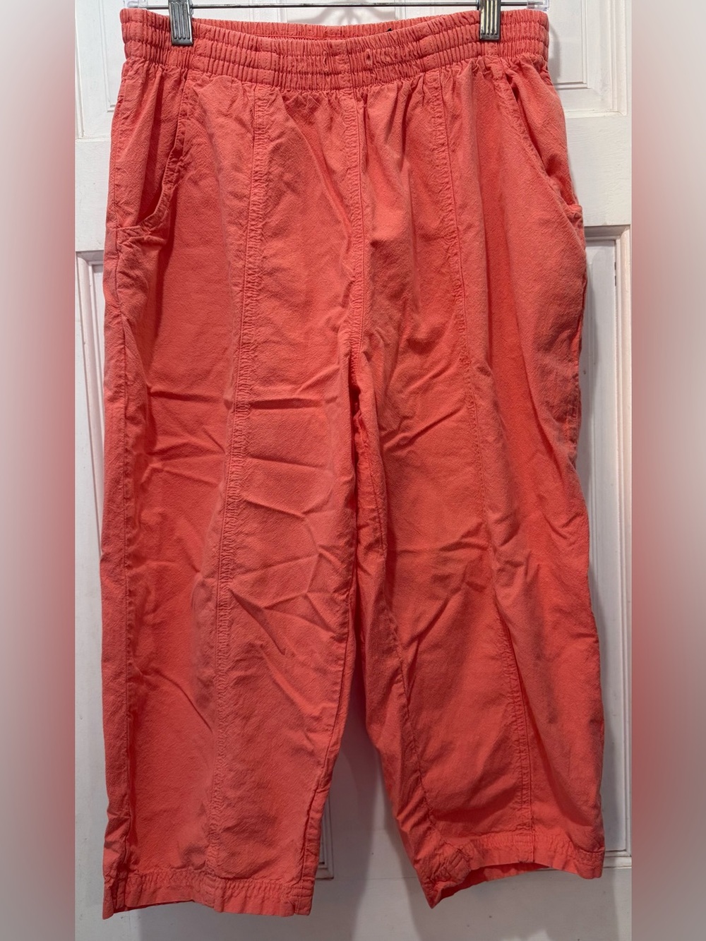 Erika & Co Coral Elastic Waist Capri’s Women’s Size Small